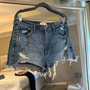 A&F the mom short high rise